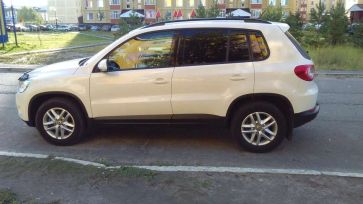 SUV   Volkswagen Tiguan 2011 , 730000 , 