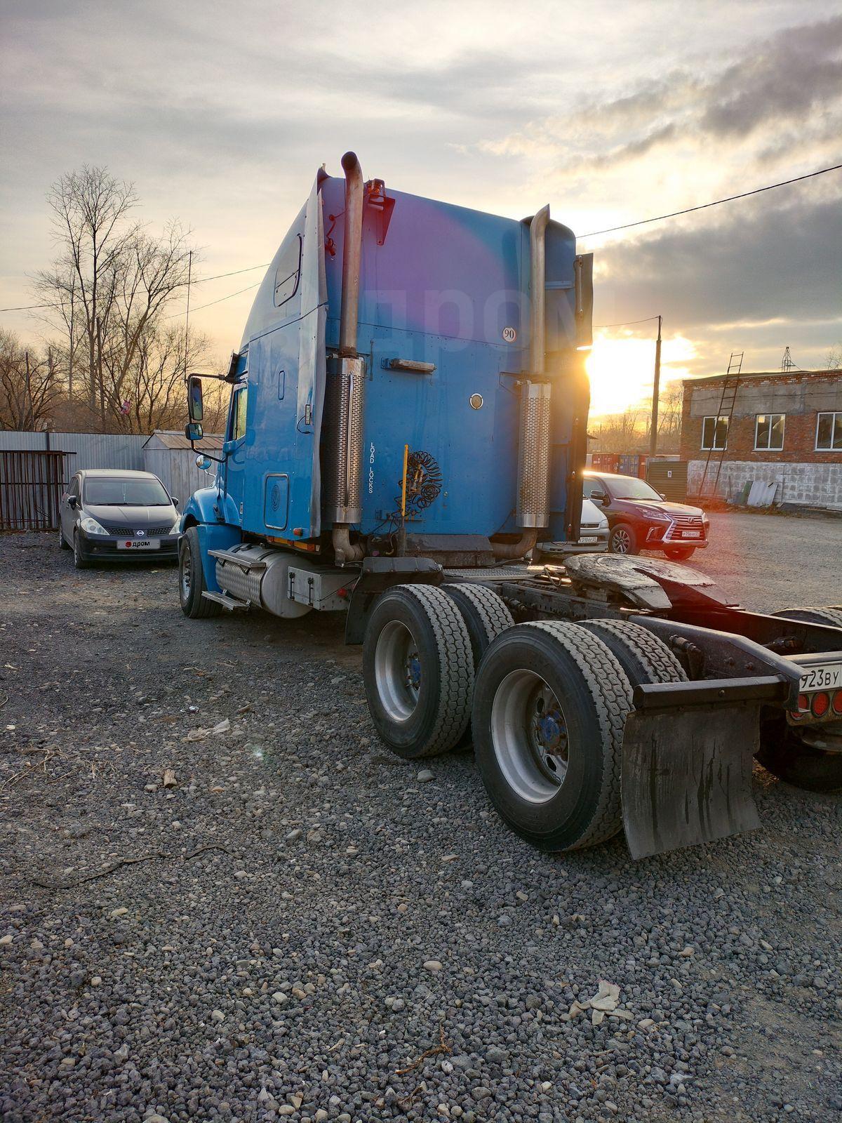 Купить Freightliner Columbia Седельный тягач 2004 года в Комсомольске-на- Амуре: цена 2 500 000 руб., дизель, механика - Седельные тягачи