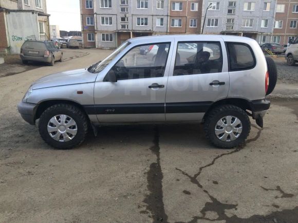 SUV   Chevrolet Niva 2004 , 140000 ,  