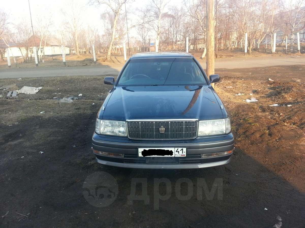 Продажа Toyota Crown 98 года в Петропавловске-Камчатском, LCD-мост, ABS,  антизанос, подогрев зеркал, электропривод сиденья, с пробегом 185 тыс.км,  бензин, седан