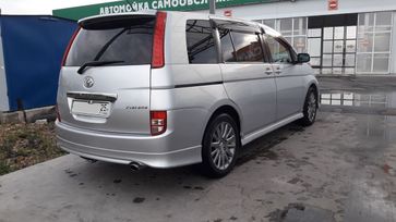    Toyota Isis 2005 , 605000 , 