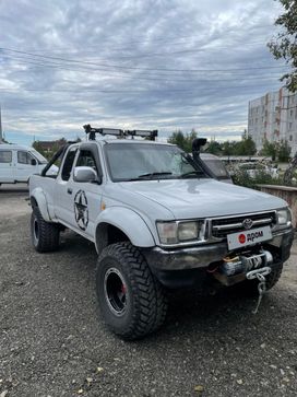  Toyota Hilux 1992 , 700000 , 