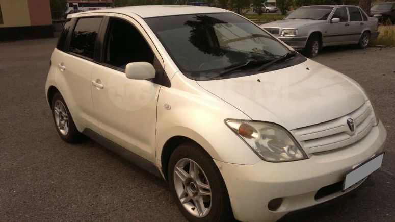  Toyota ist 2002 , 220000 , 