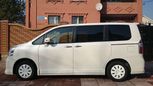    Toyota Noah 2010 , 990000 , 